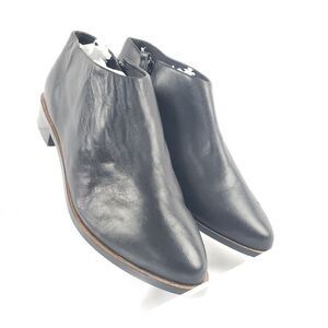 KDB women’s Black Leather Ankle Boots Sz 7.5 NWT side zipper